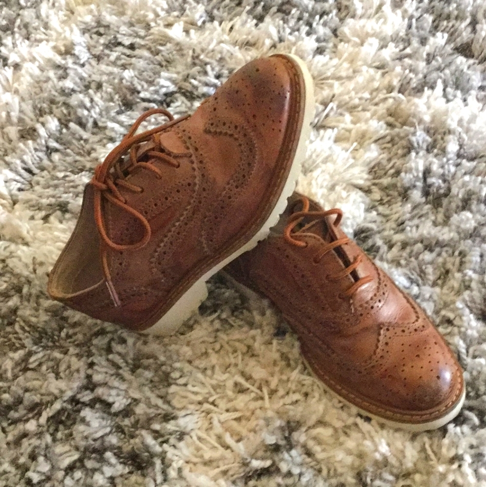 Size 11 Cognac Kenneth Cole Dress Shoes